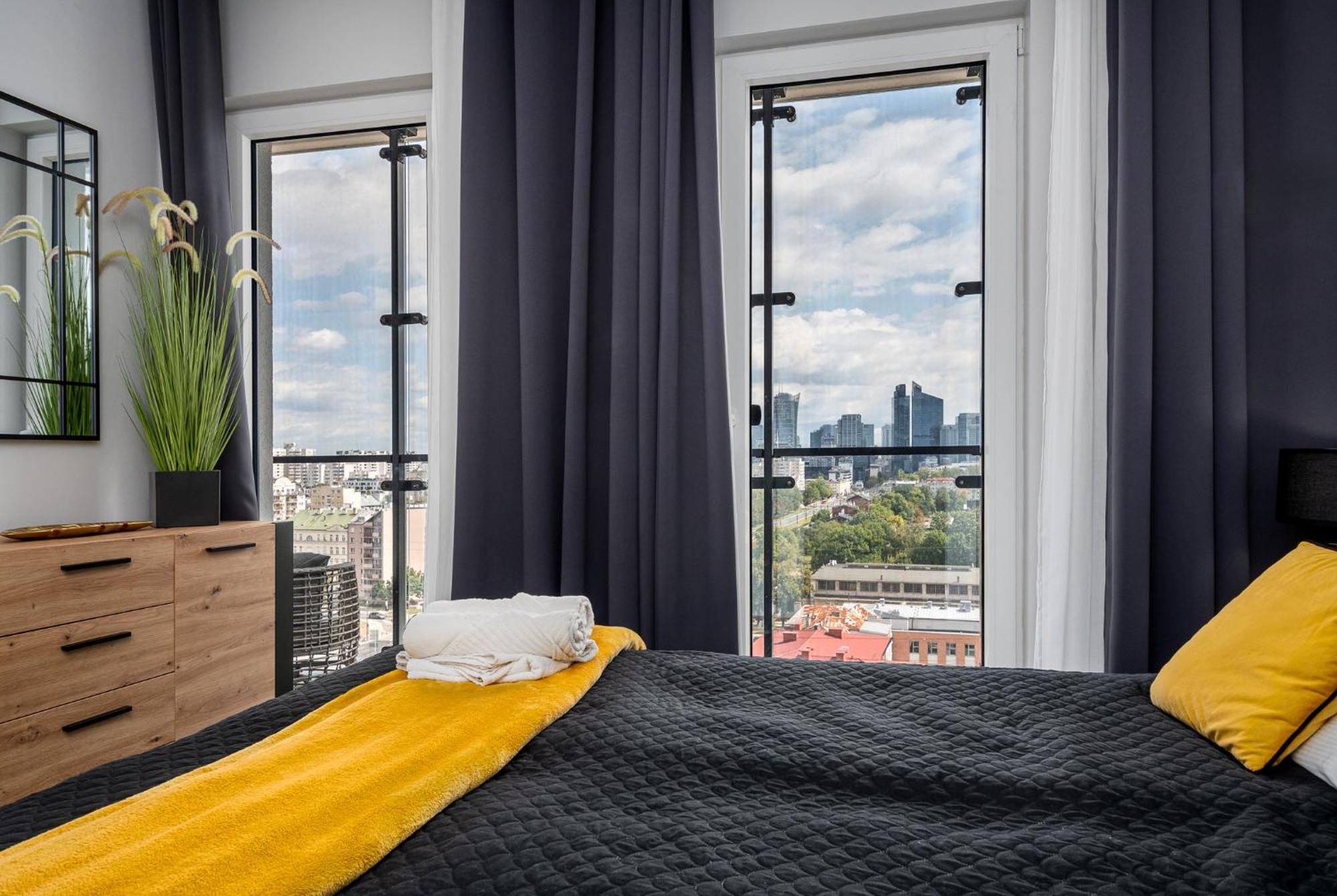 Wola Tower Deluxe Separate Bedroom With Free Garage - By Perfect Apart Warschau Buitenkant foto