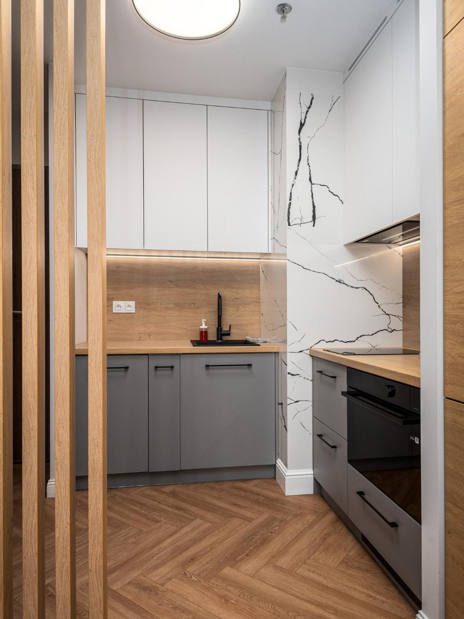 Wola Tower Deluxe Separate Bedroom With Free Garage - By Perfect Apart Warschau Buitenkant foto