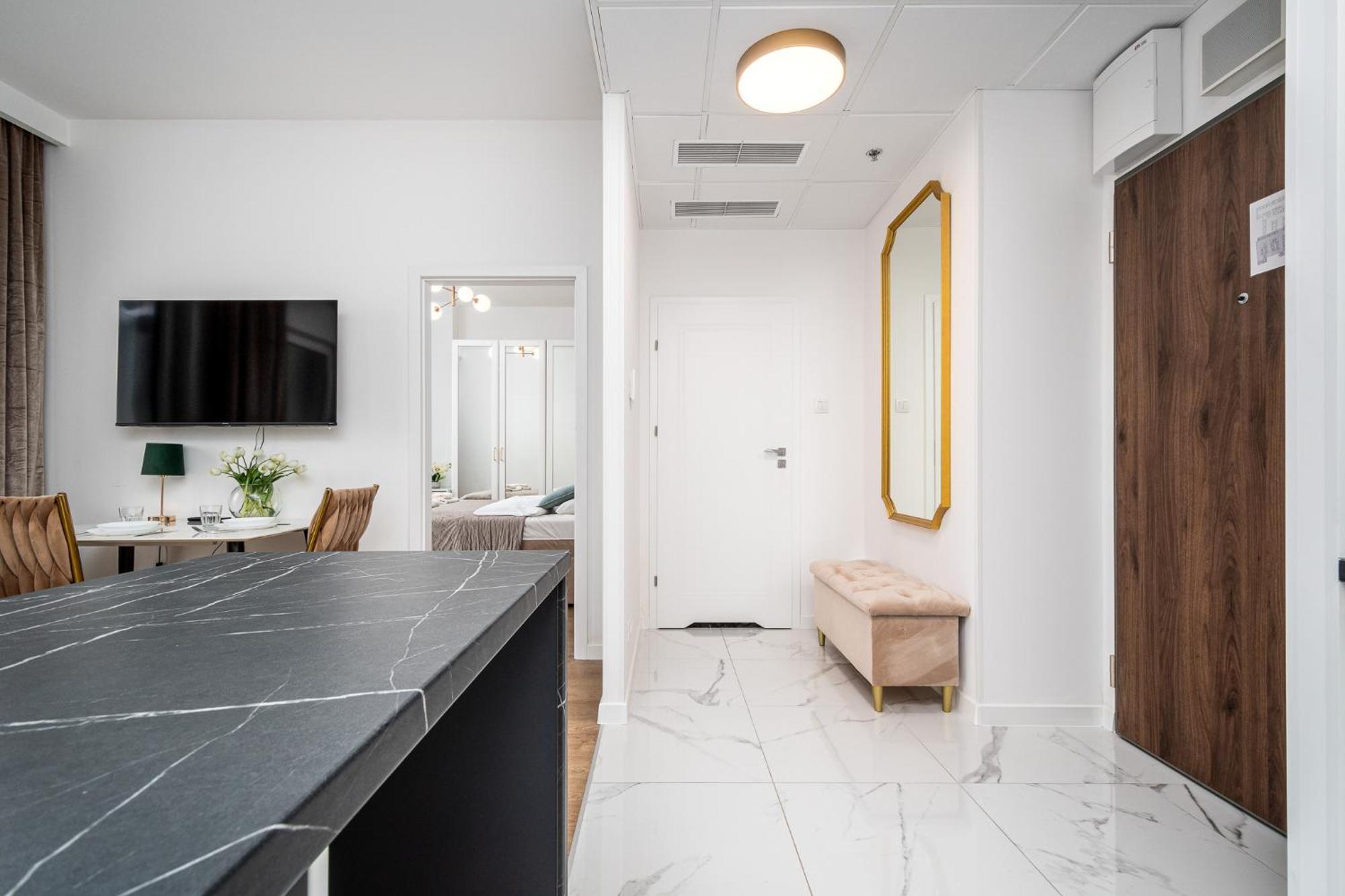 Wola Tower Deluxe Separate Bedroom With Free Garage - By Perfect Apart Warschau Buitenkant foto